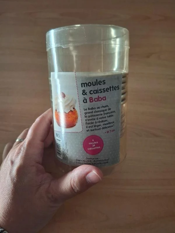 Moules à Baba au Rhum et caissettes